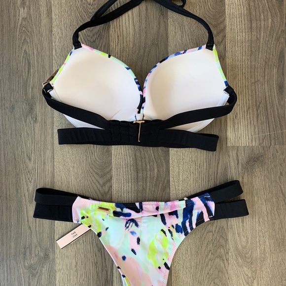 Hottie Halter 32D Small NWT RARE!!! - Picture 2 of 3